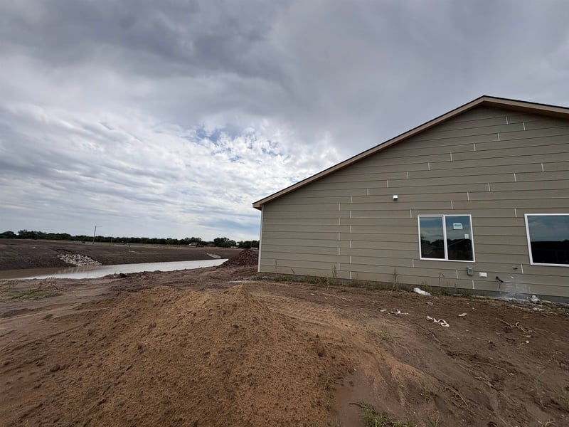 2904 S Denene St Units 100 & 200, Wichita, KS 67215