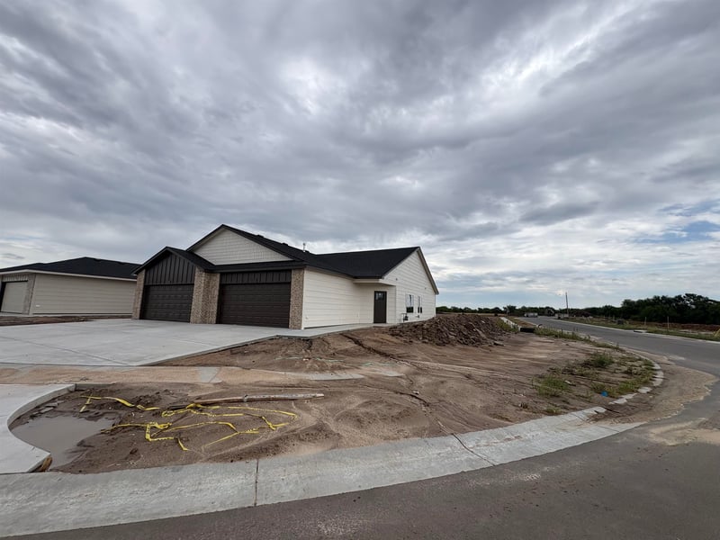 2928 S Denene St Units 100 & 200, Wichita, KS 67215