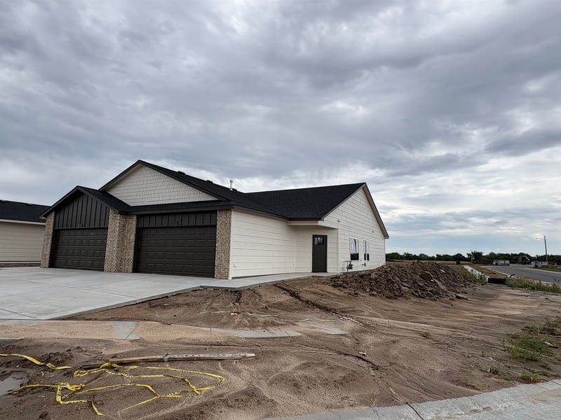 2928 S Denene St Units 100 & 200, Wichita, KS 67215