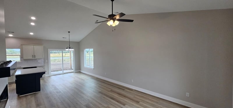 1630 Midway Ct, Valley Center, KS 67147