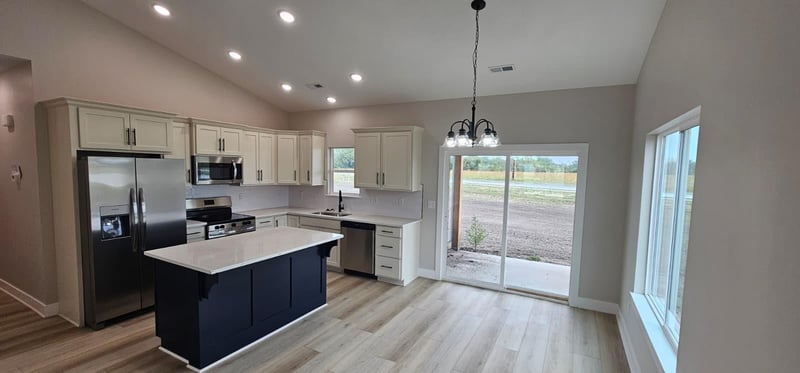 1630 Midway Ct, Valley Center, KS 67147