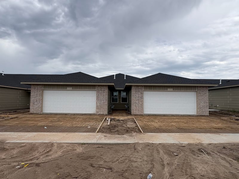 2908 S Denene St Units 100 & 200, Wichita, KS 67215
