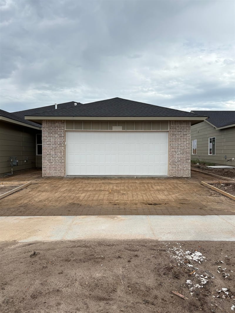 2908 S Denene St Units 100 & 200, Wichita, KS 67215