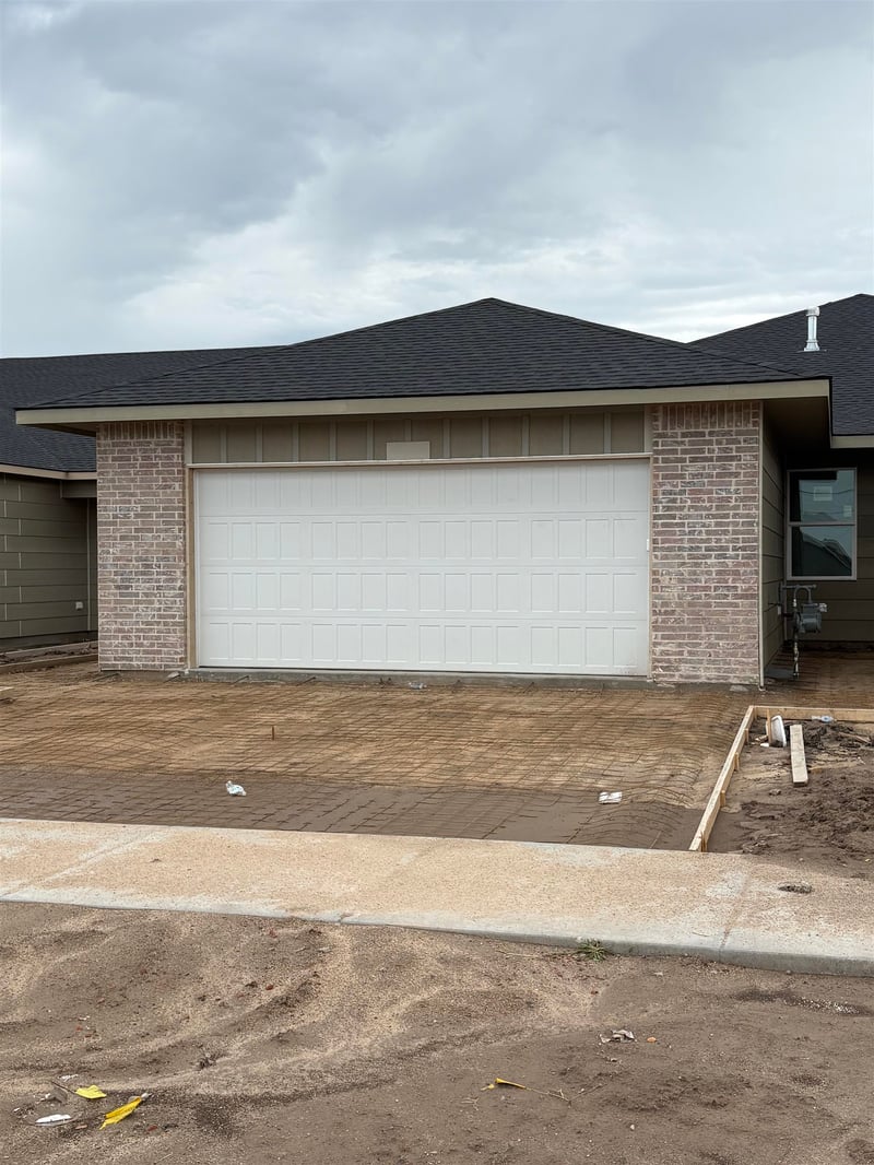 2908 S Denene St Units 100 & 200, Wichita, KS 67215