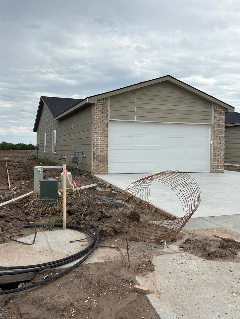 2912 S Denene St Units 100 & 200, Wichita, KS 67215