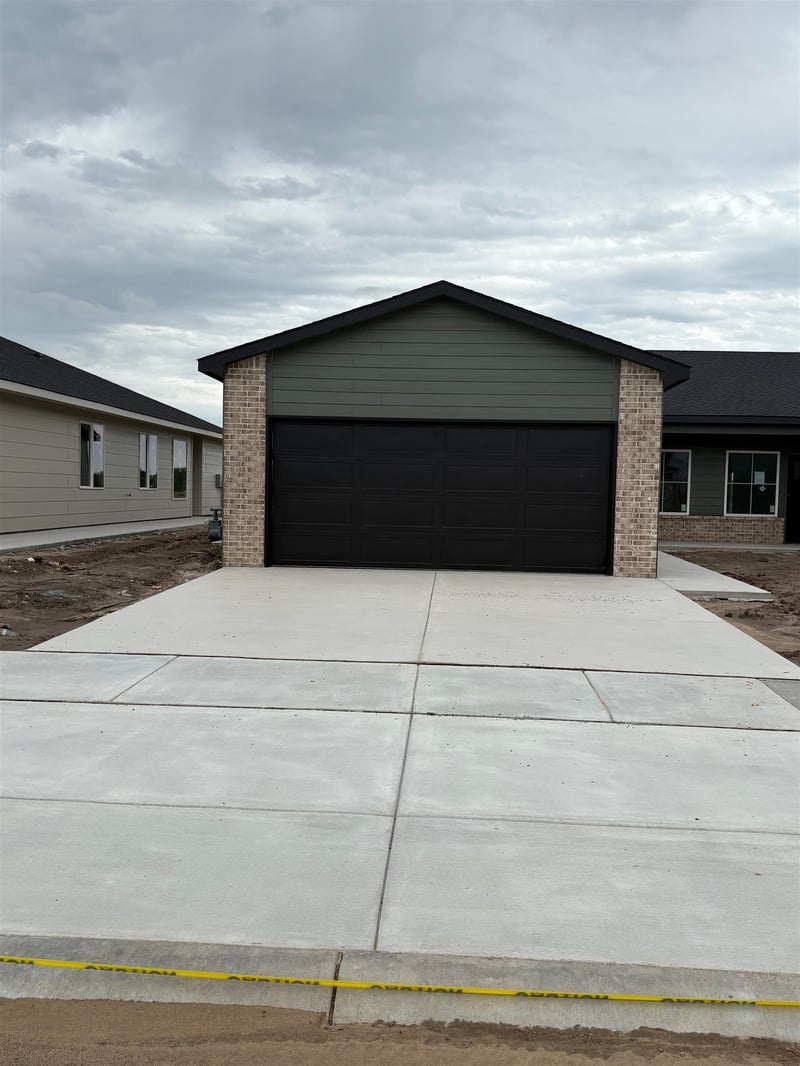 2920 S Denene St units 100 & 200, Wichita, KS 67215