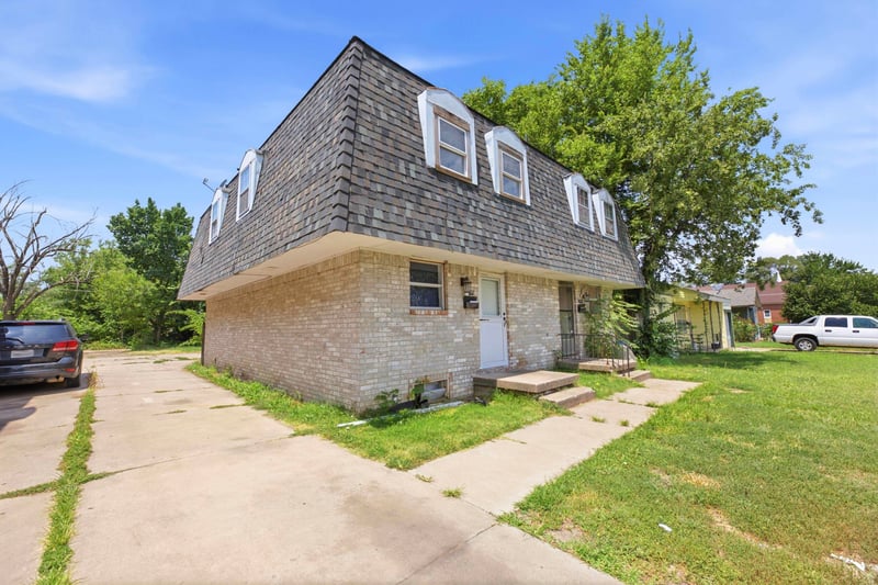 2215 S Market St #2217, Wichita, KS 67211