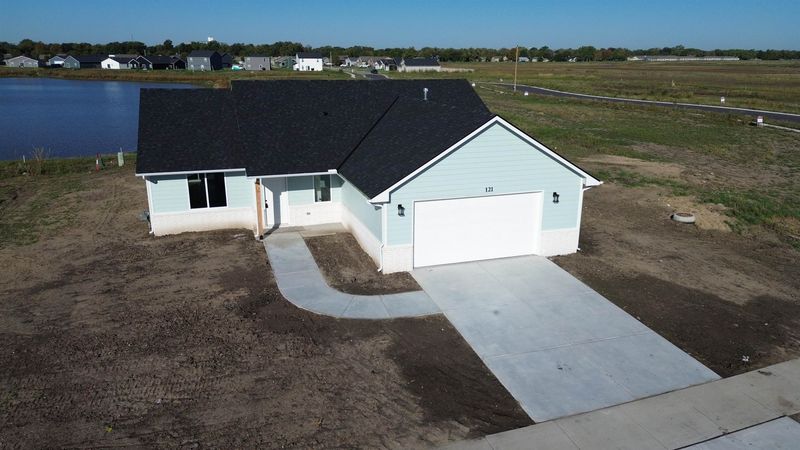 121 S Midway St, Valley Center, KS 67147