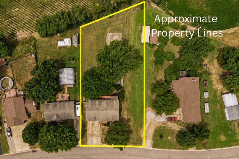 315 S Lincoln St, Belle Plaine, KS 67013