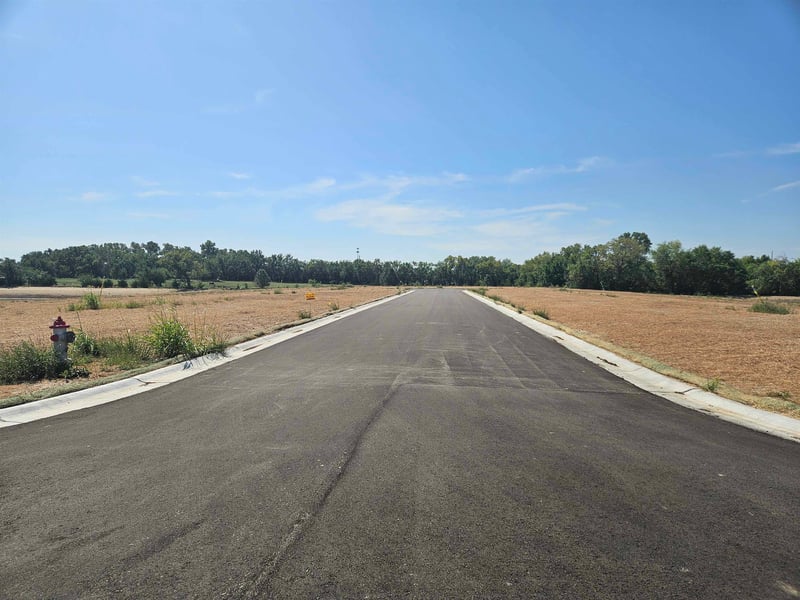 536 N Stonebluff Ct Lot 9, Block A, Vista Ridge 2nd Addition, Andover, KS 67002