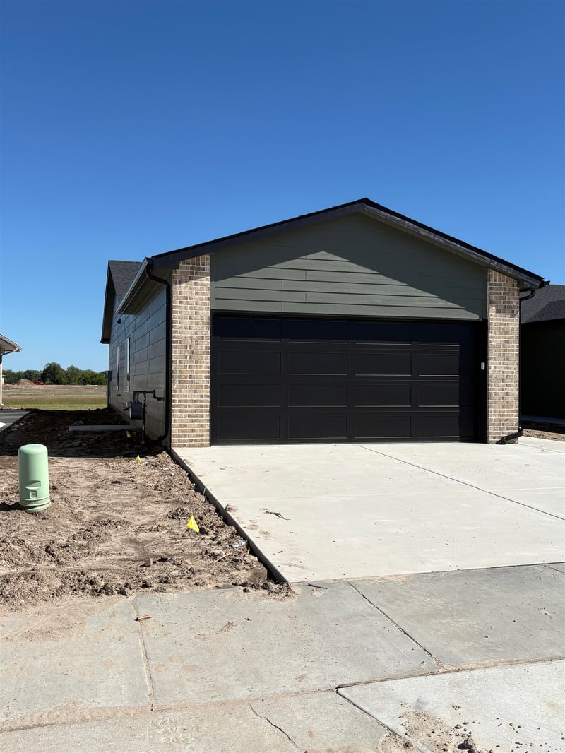 2912 S Denene #100, Wichita, KS 67215