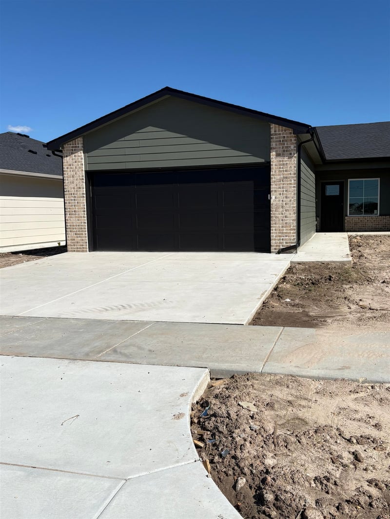 2912 S Denene #100, Wichita, KS 67215