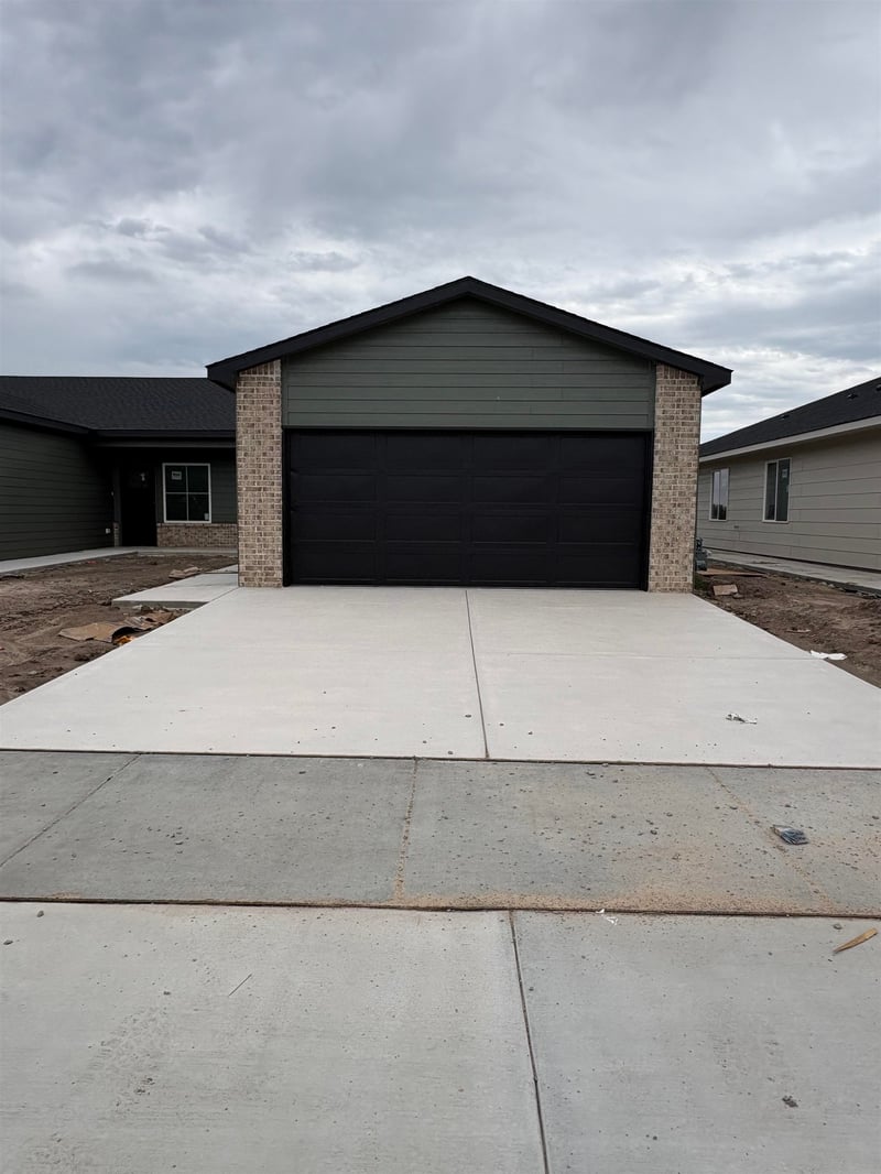 2920 S Denene #200, Wichita, KS 67215