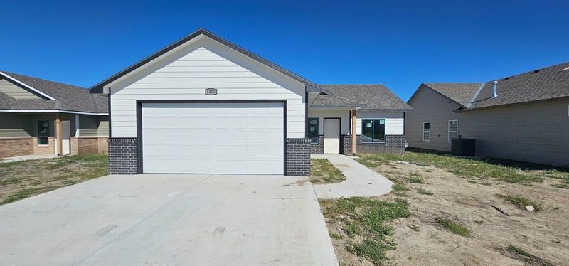 5103 N Toben Ct, Bel Aire, KS 67226