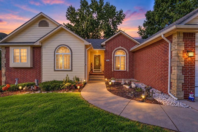 12705 W Hendryx Ct, Wichita, KS 67235