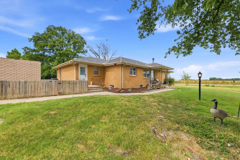 1055 N Oliver St, Belle Plaine, KS 67013