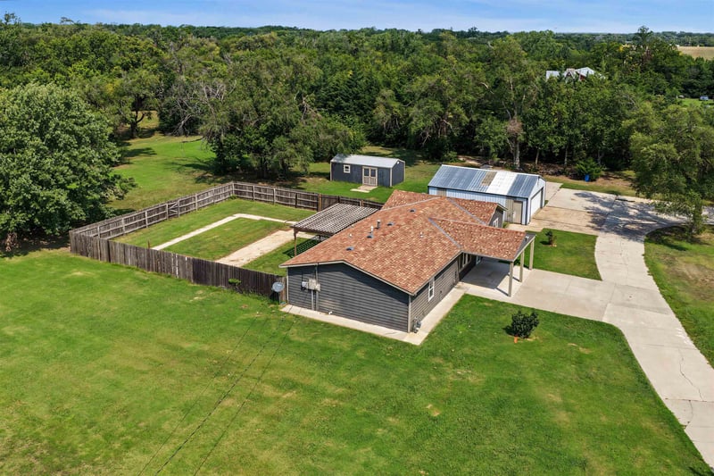 1301 N Front St, Salina, KS 67401