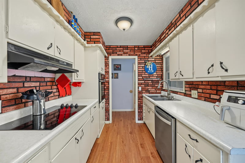 2219 Edward St, Salina, KS 67401