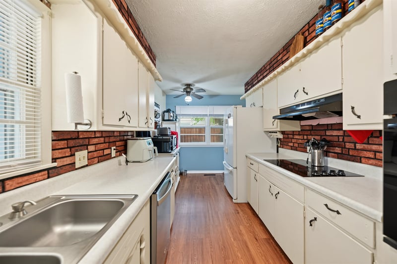 2219 Edward St, Salina, KS 67401