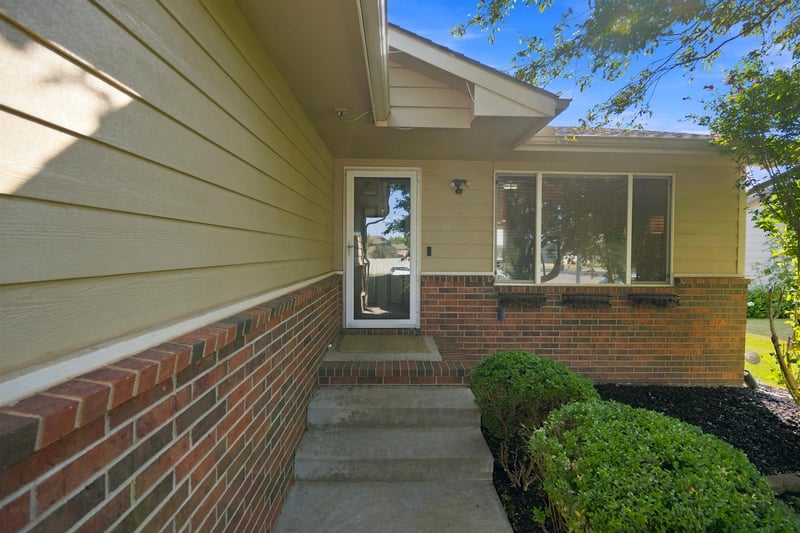 1026 N Aksarben, Wichita, KS 67235