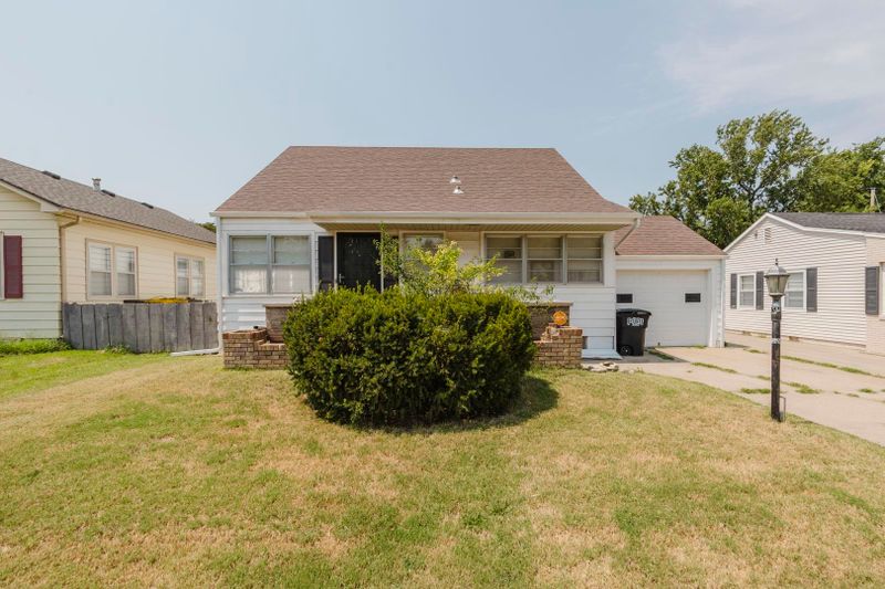 305 Lawrence St, Pratt, KS 67124