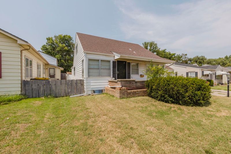 305 Lawrence St, Pratt, KS 67124