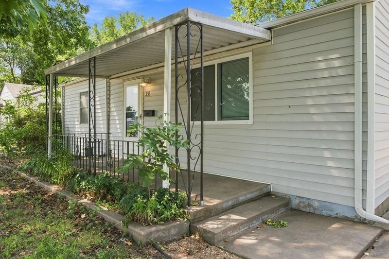 253 N Nelson Ave, Haysville, KS 67060