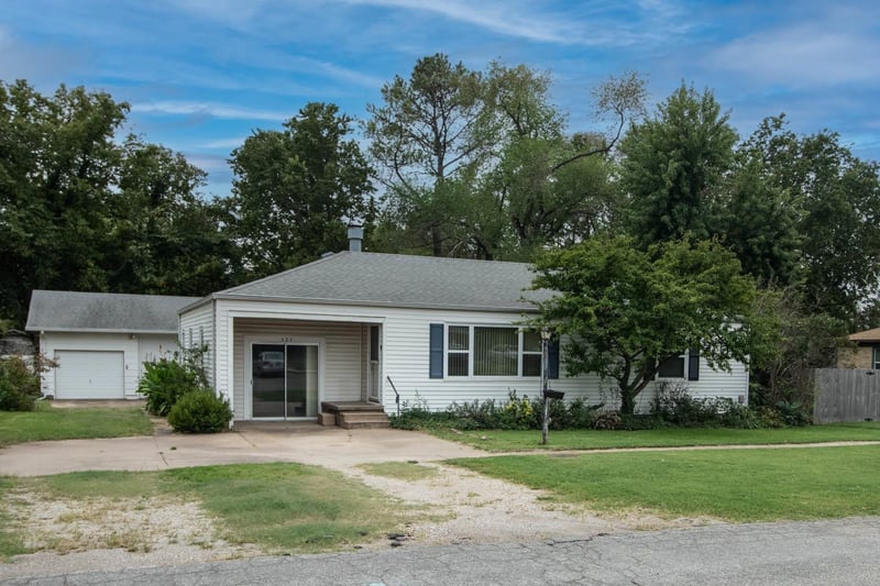 623 E Mulvane, Mulvane, KS 67110
