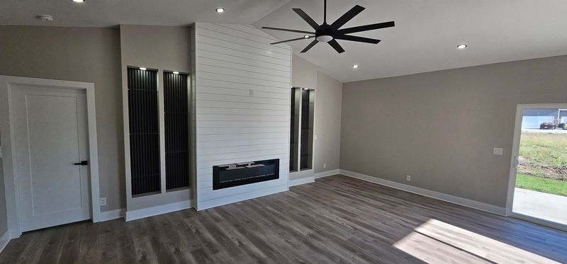1520 E Appleton St, Valley Center, KS 67147