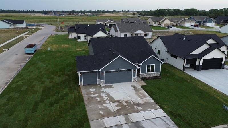 1500 E Appleton St, Valley Center, KS 67147