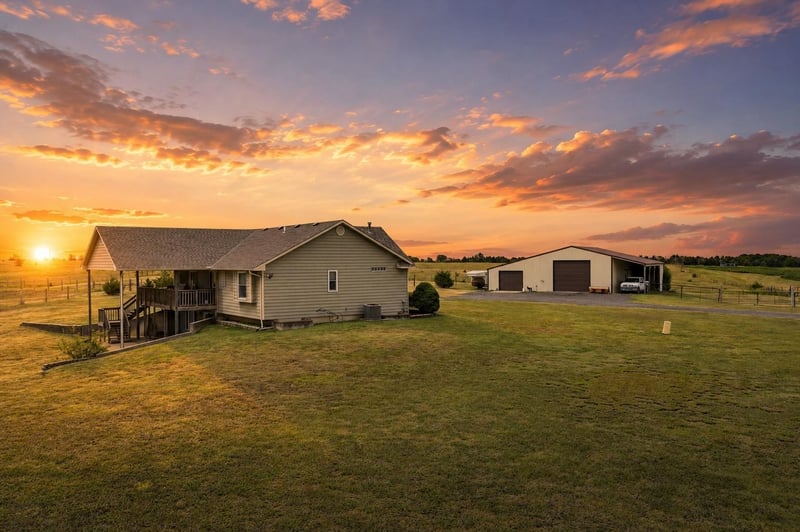 470 W 130th Ave N, Conway Springs, KS 67031