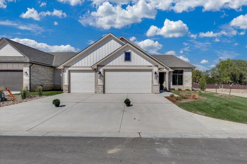 14284 Oakwood, Wichita, KS 67230