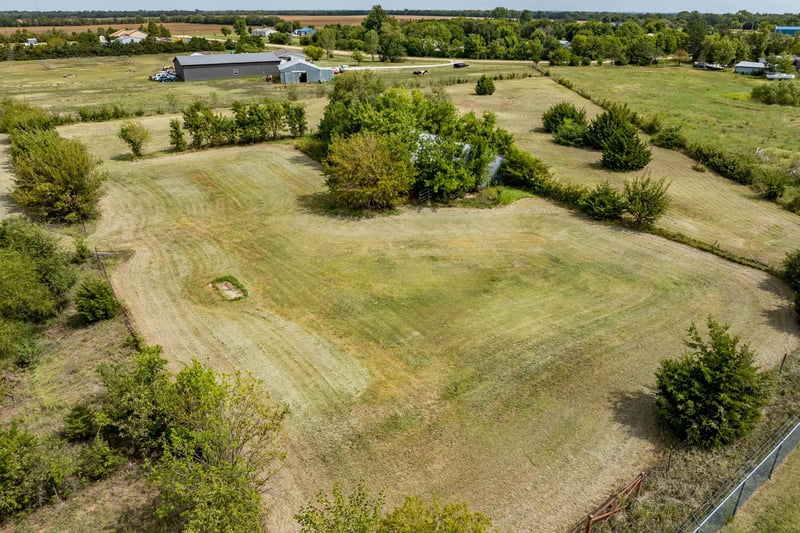 8950 S Meridian Ave, Haysville, KS 67060