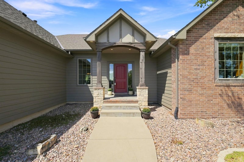 5000 E Idle Banks Cir, Valley Center, KS 67147