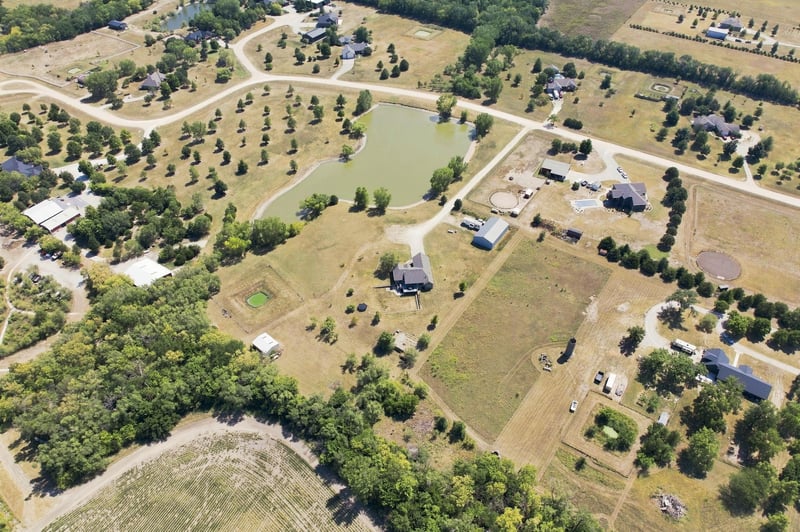 5000 E Idle Banks Cir, Valley Center, KS 67147