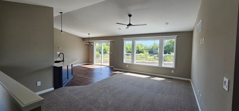 11823 E Mount Vernon Rd, Wichita, KS 67207