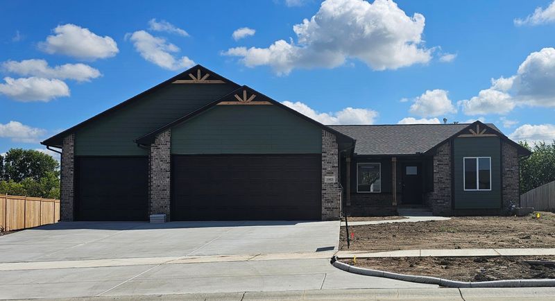 11823 E Mount Vernon Rd, Wichita, KS 67207