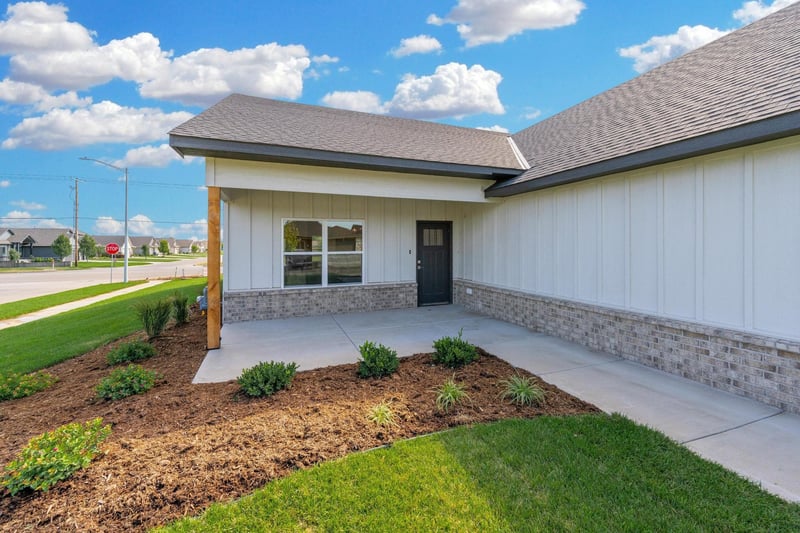 701 N Wheatland Ct, Wichita, KS 67235