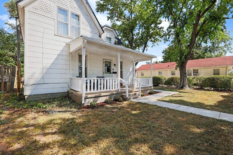 116 SW 3rd St, Newton, KS 67114
