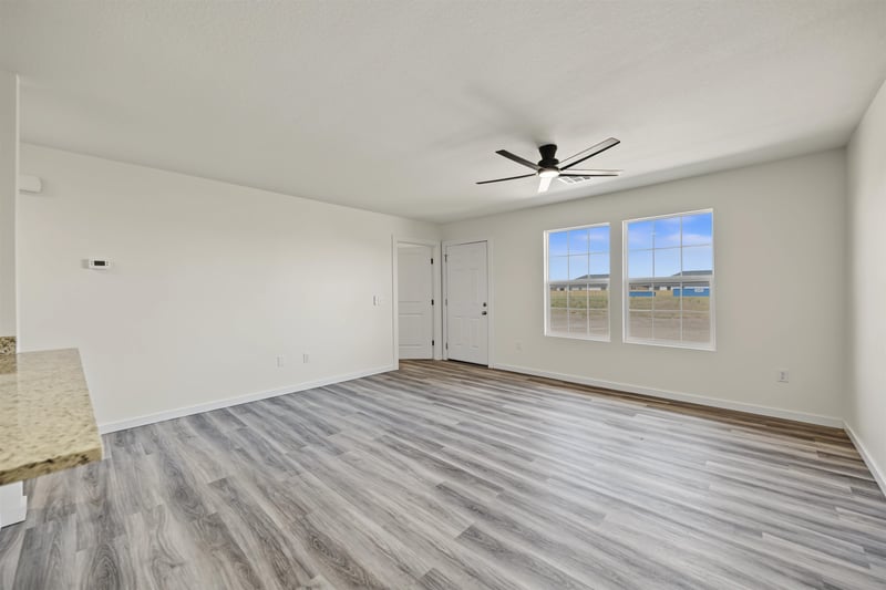 1213 Fountain Dr, Salina, KS 67401