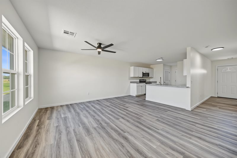 1213 Fountain Dr, Salina, KS 67401