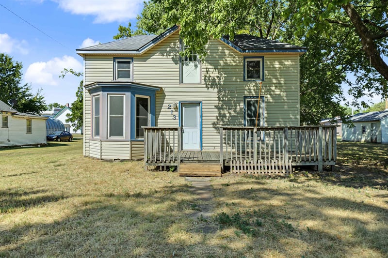 213 N Swedonia St, Marquette, KS 67464