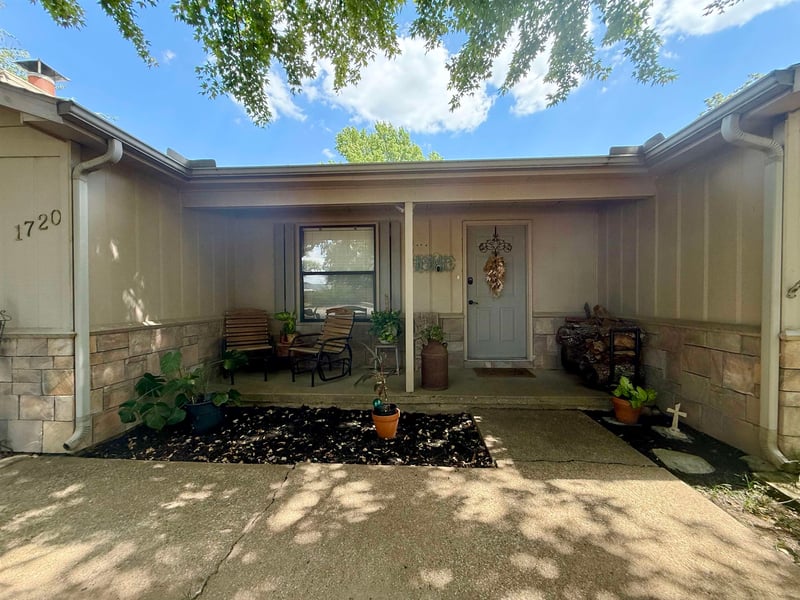 1720 N 11th, Arkansas City, KS 67005