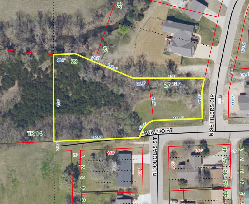 802 N Settlers Cir and 701 E Waldo St, Wellington, KS 67152