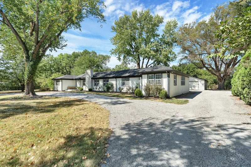 4051 N Harding, Bel Aire, KS 67220
