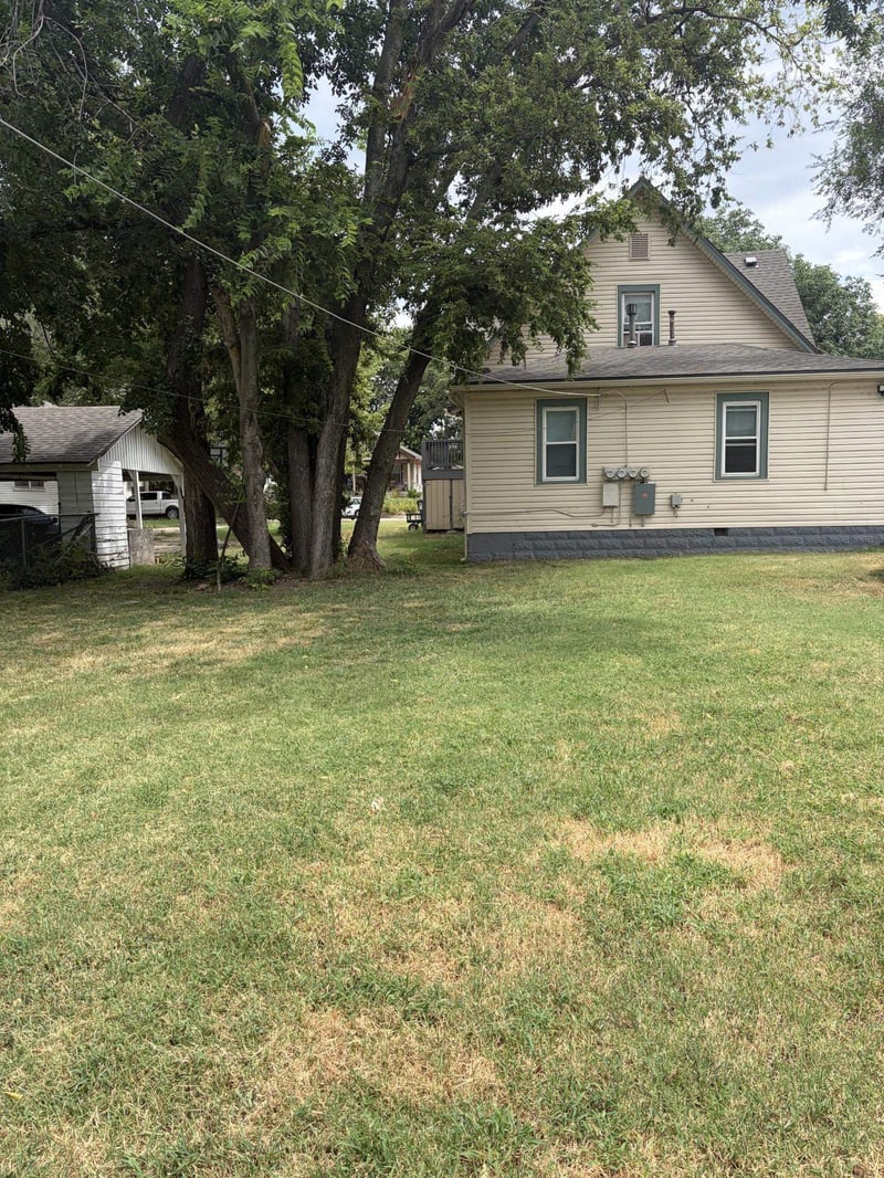 909 N Porter Ave Apts 1 4, Wichita, KS 67203