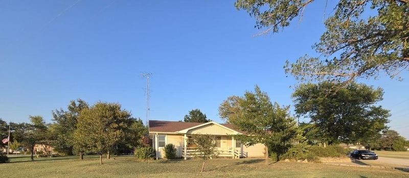 310 W Grant St, Mayfield, KS 67103