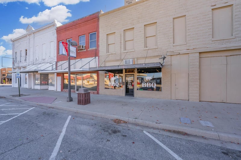 217 N Washinton #215 N Washington, Wellington, KS 67152