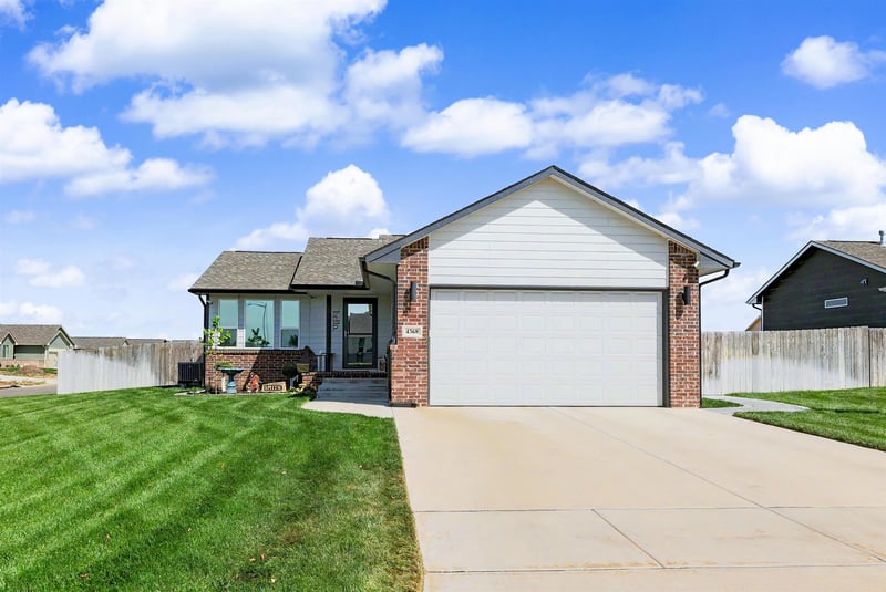4368 N Rutgers Cir, Maize, KS 67101