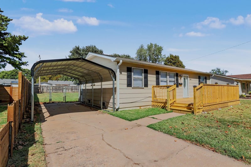 2200 E 53rd, Wichita, KS 67216